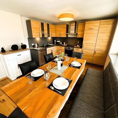 Donauzeit Apartment *